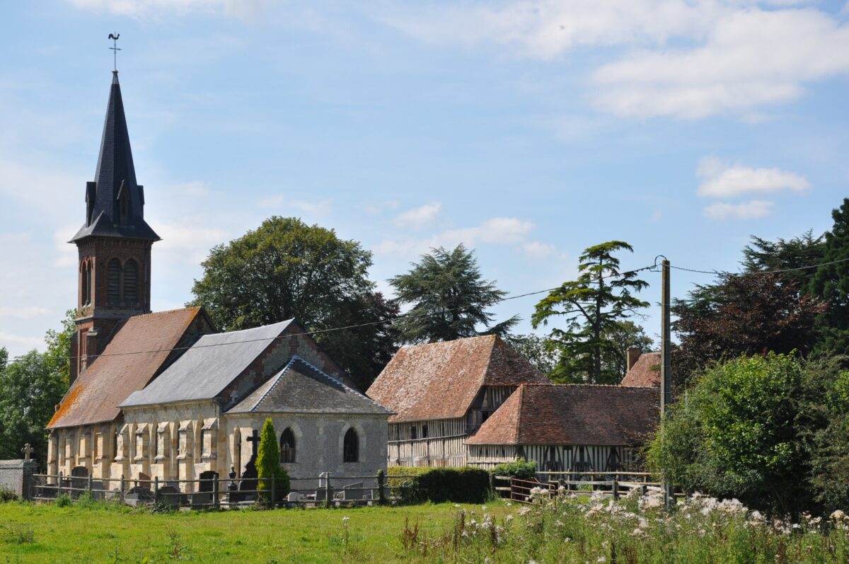 Le village de Bellou et son église