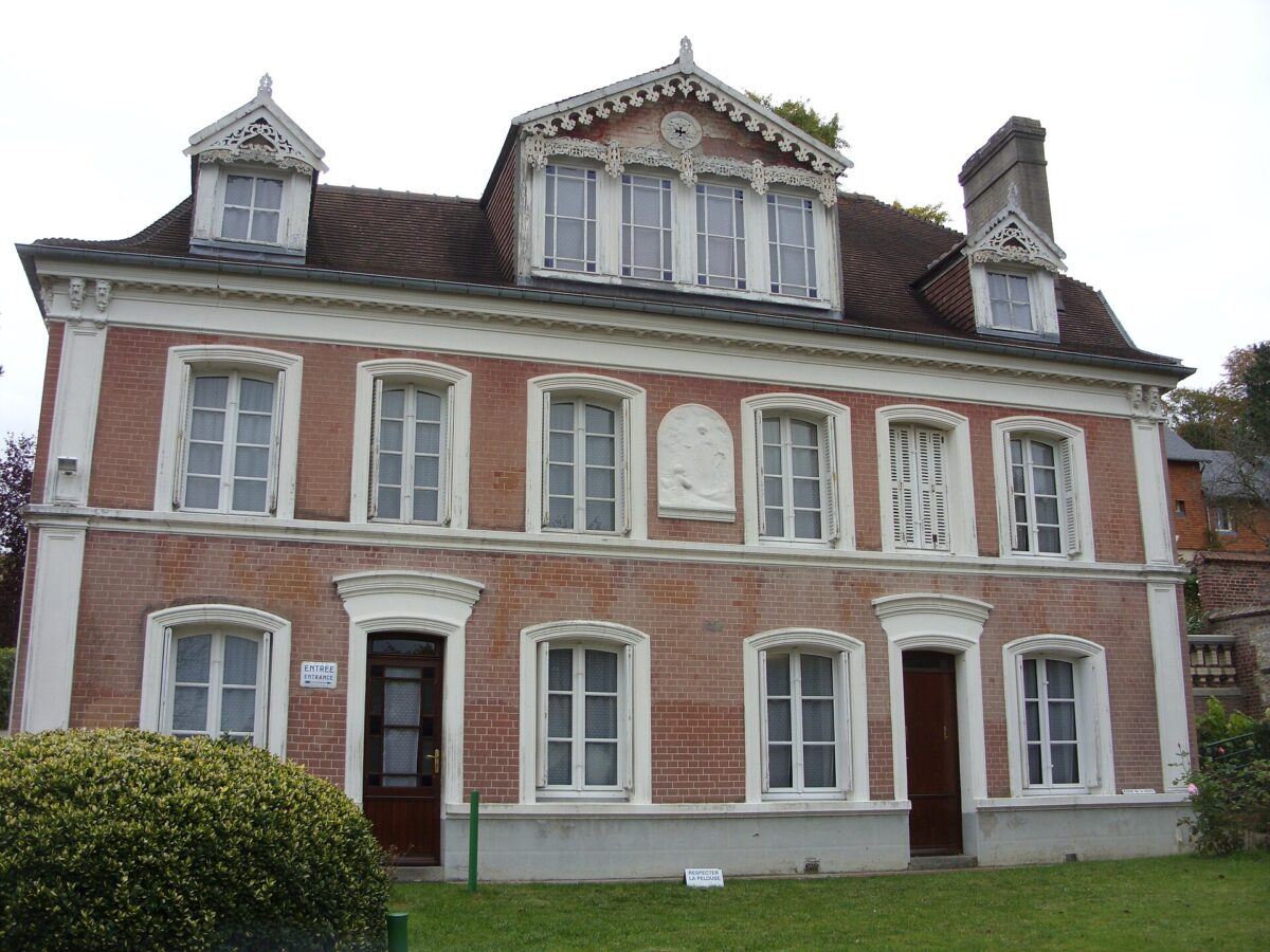 Les Buissonnets