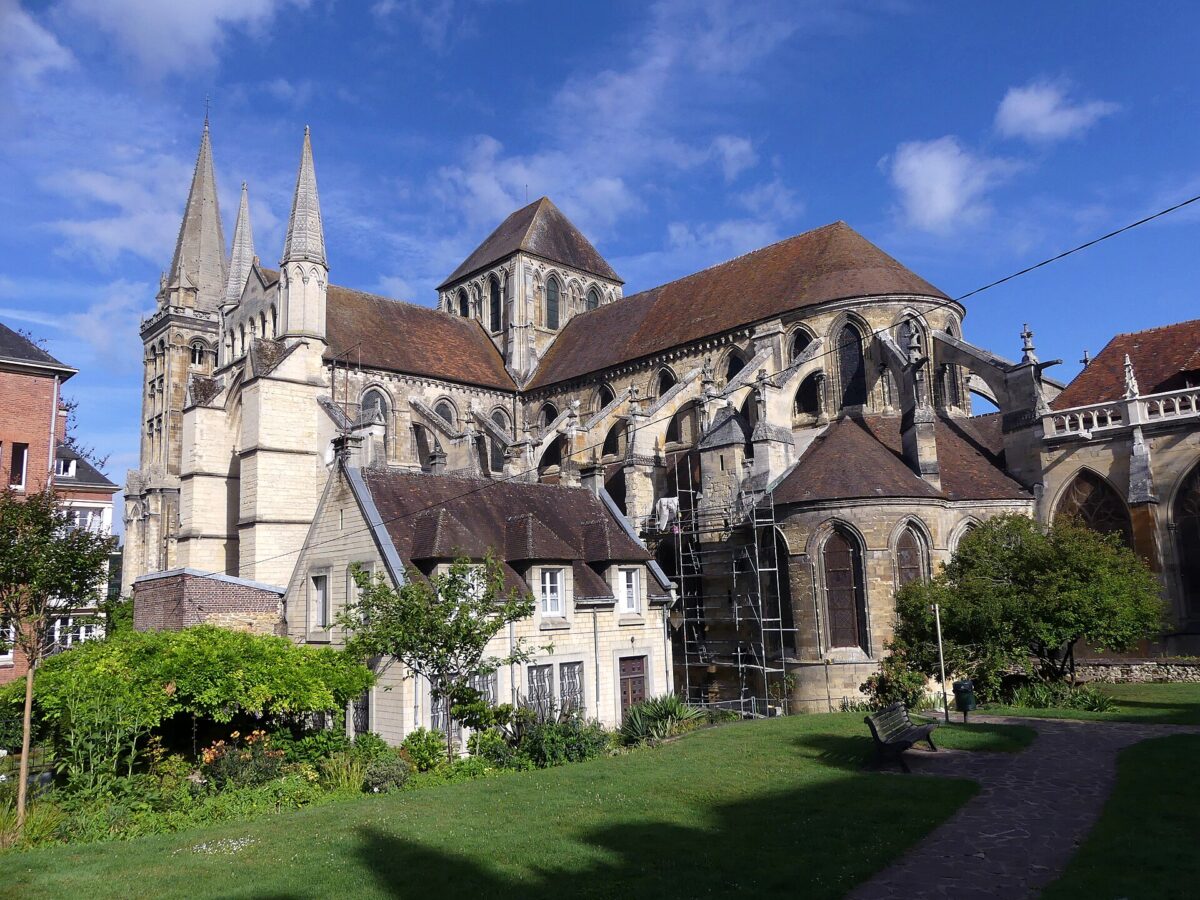 La cathédrale Saint-Pierre au matin